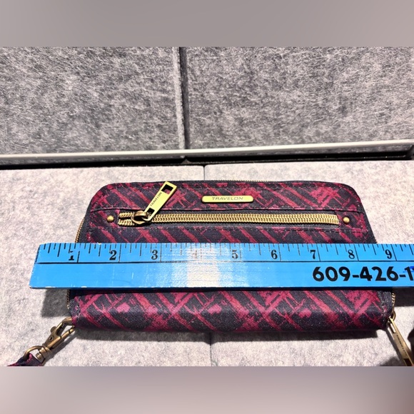 ✈️Travelon Zip Around RFID Blocking Anti-Theft Wristlet Wallet Clutch ✈️ - Picture 5 of 7